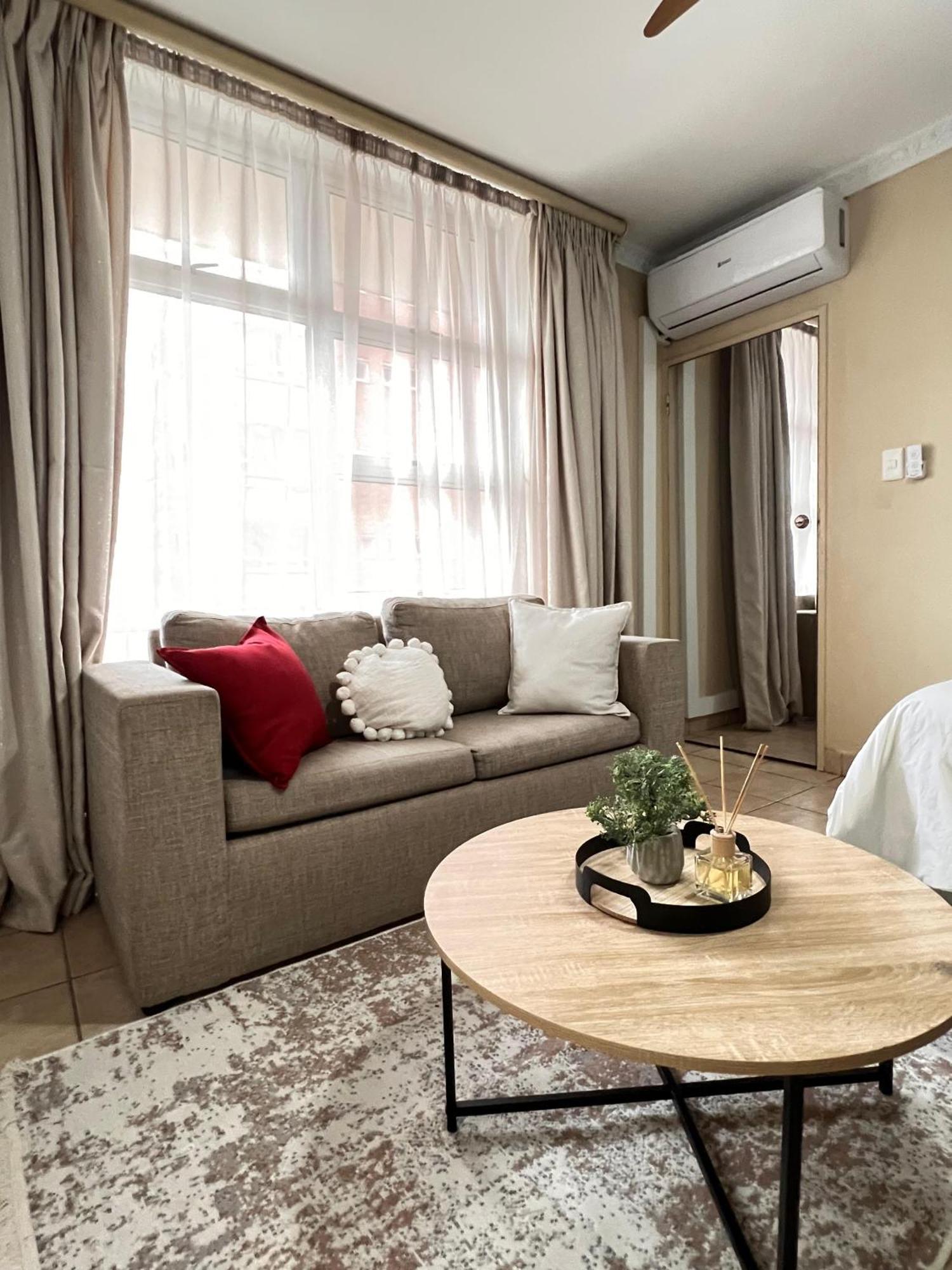 The Oceanic 52 Apartment